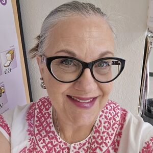 Meet your Posher, Janna